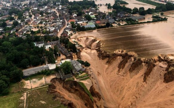 16germany-floods01-videoSixteenByNine3000-810x500-1.jpg