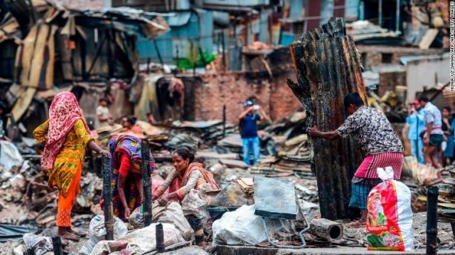 190818113232-dhaka-slum-fire-1-exlarge-169-083841-1326314050.jpeg