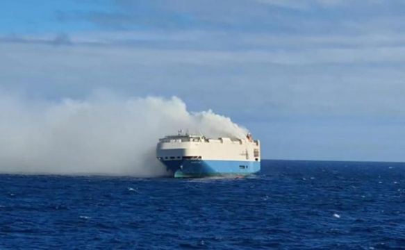 220217141855-felicity-ace-cargo-ship-fire-smoke-0217-exlarge-169-810x500-1.jpg