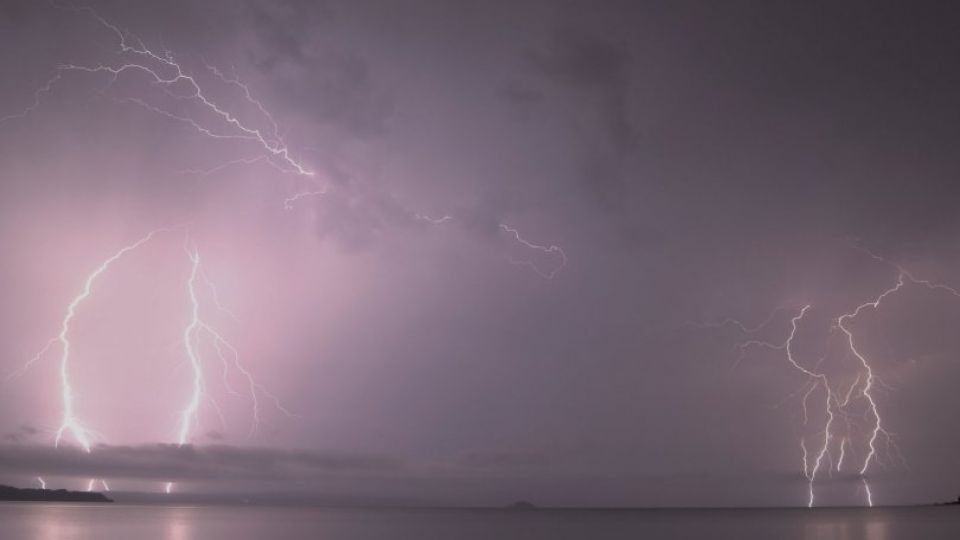 lightning-crop-810x500-1-73626dbf5sjdringdu4lqljityce0cb1yqt6fkx8pc0.jpg