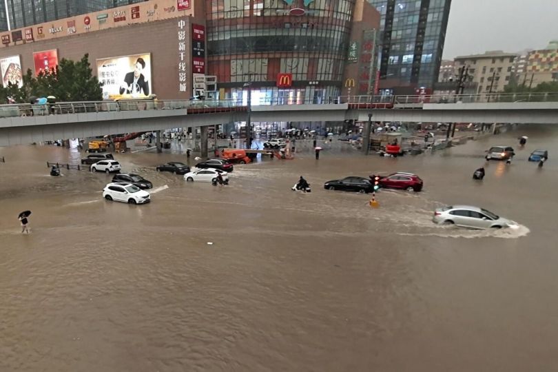 r8vxna_beijing_flood_1_x974.jpg